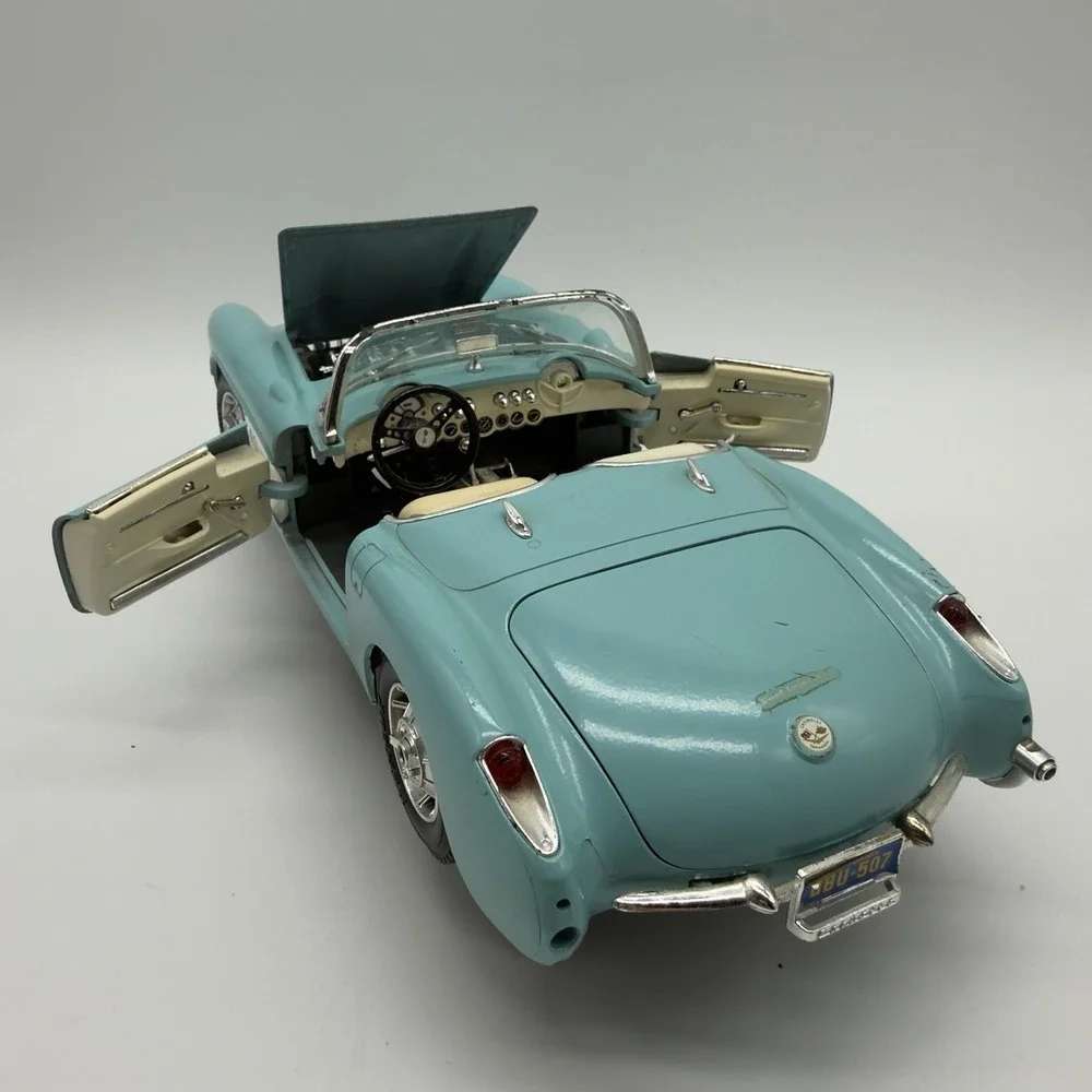 Model‎ 1957 Chevrolet Corvette Convertible Bburago 1:18 Diecast Burago Lt. Blue